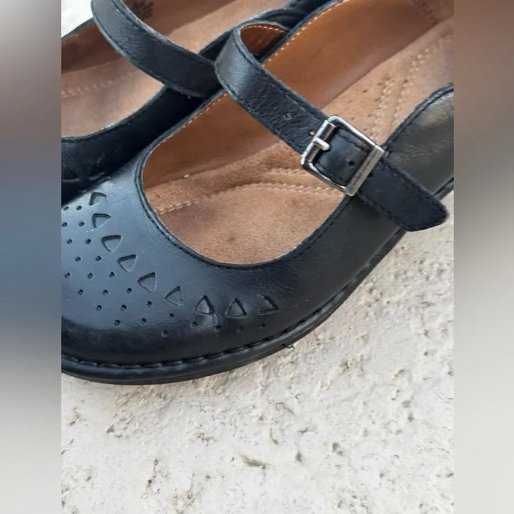 Naturizer serafina maryJanes black leather EUC SZ 6